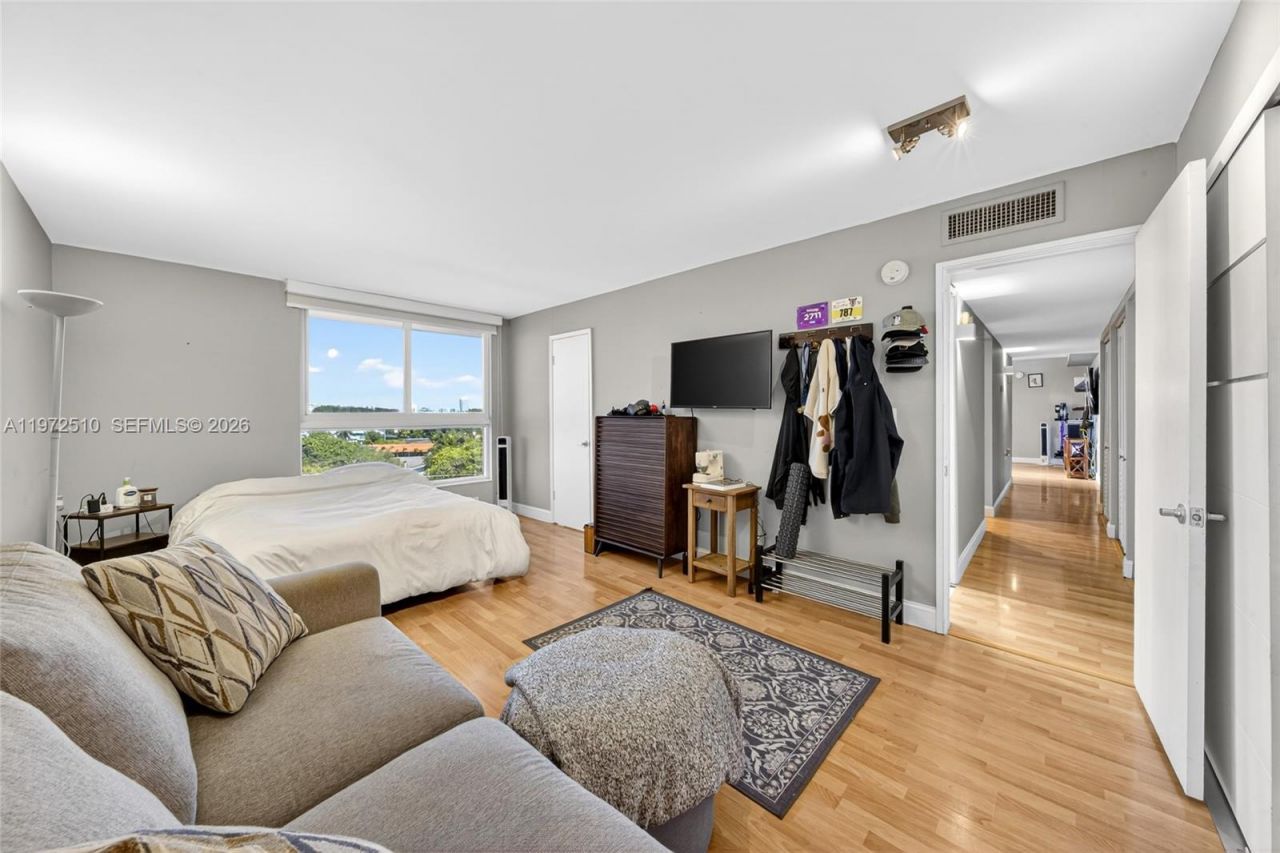 1750 NE 115th St, Unit 601, Miami, FL 33181 Photo