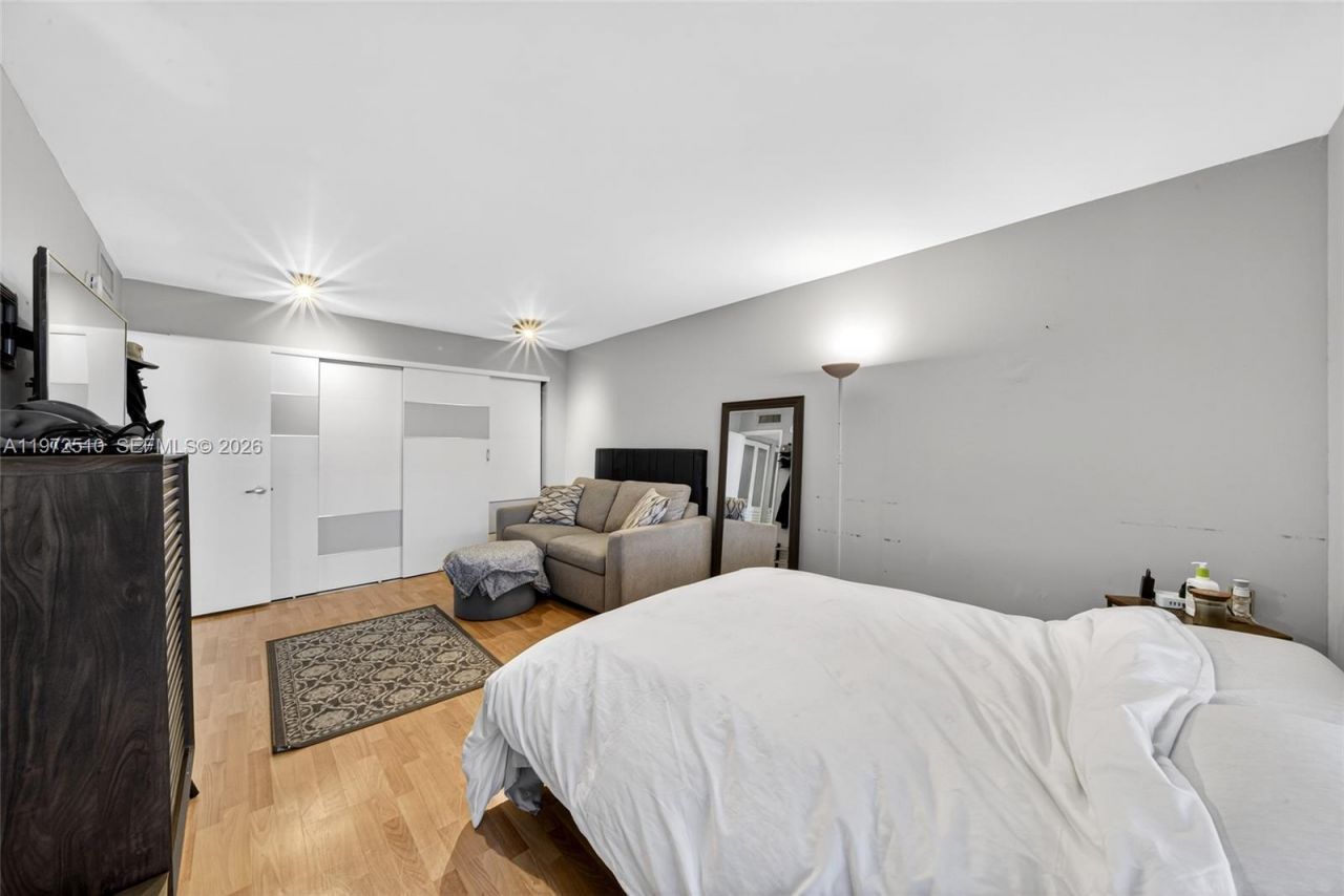 1750 NE 115th St, Unit 601, Miami, FL 33181 Photo