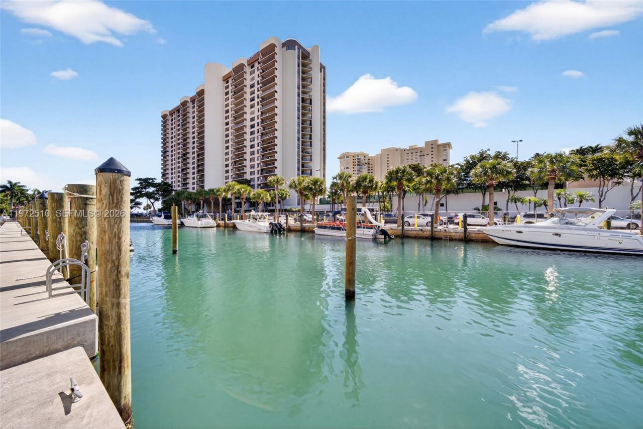 1750 NE 115th St, Unit 601, Miami, FL 33181 Photo