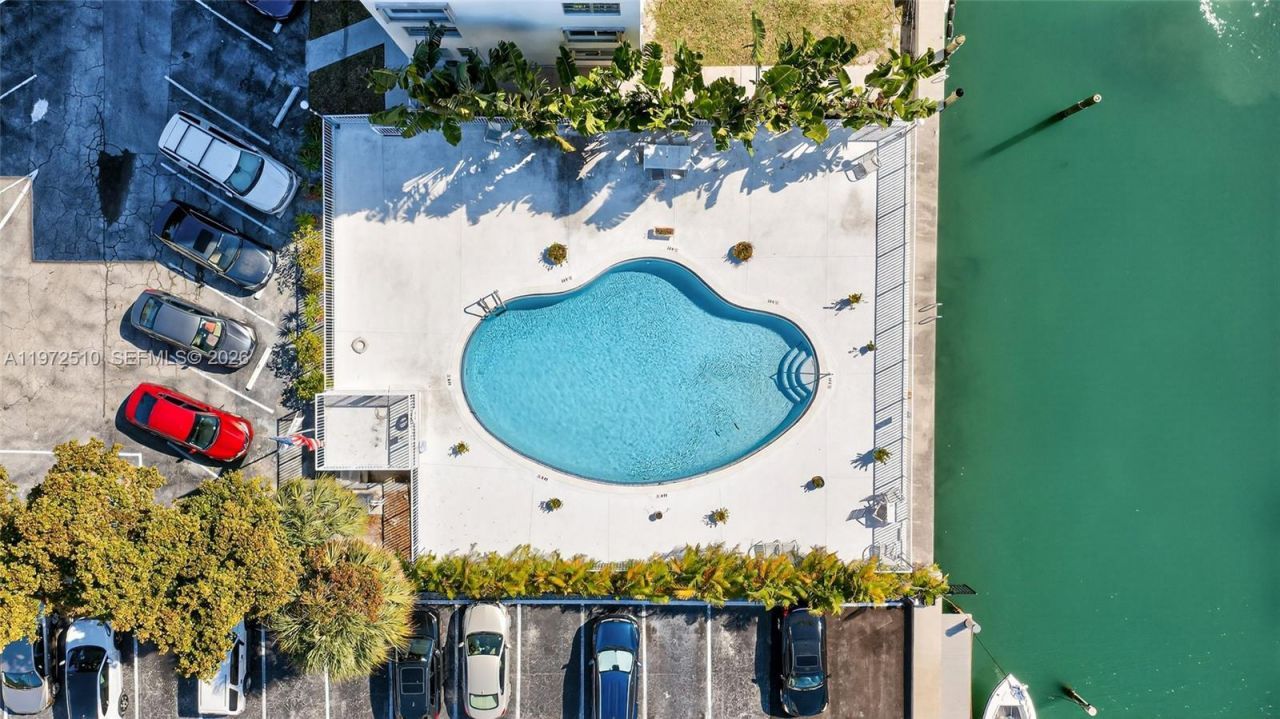 1750 NE 115th St, Unit 601, Miami, FL 33181 Photo