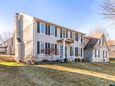 2035 NE Waterfield Place, Blue Springs, MO 64014