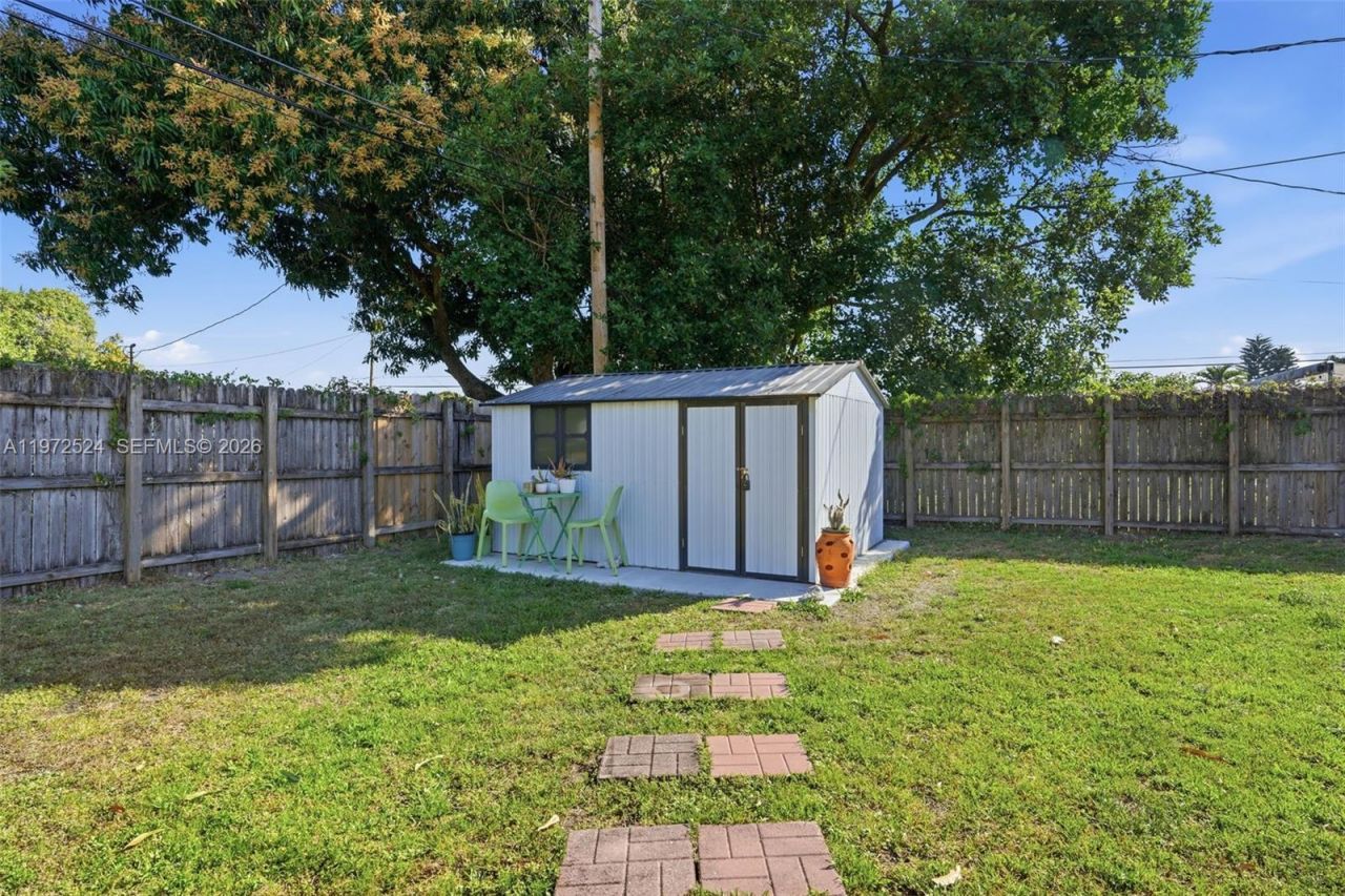 3221 NW 12th Pl , Lauderhill, FL 33311 Photo