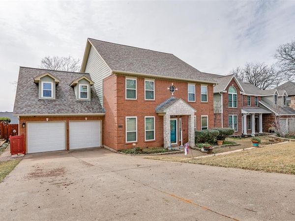 3229 Birch Avenue, Grapevine, TX 76051