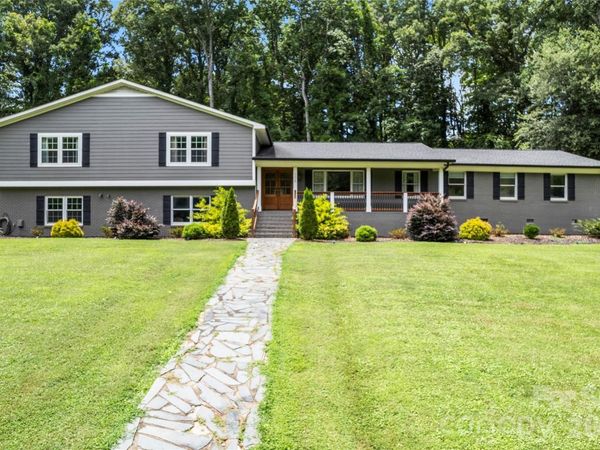 108 Brookmeade Drive, Statesville, NC 28625