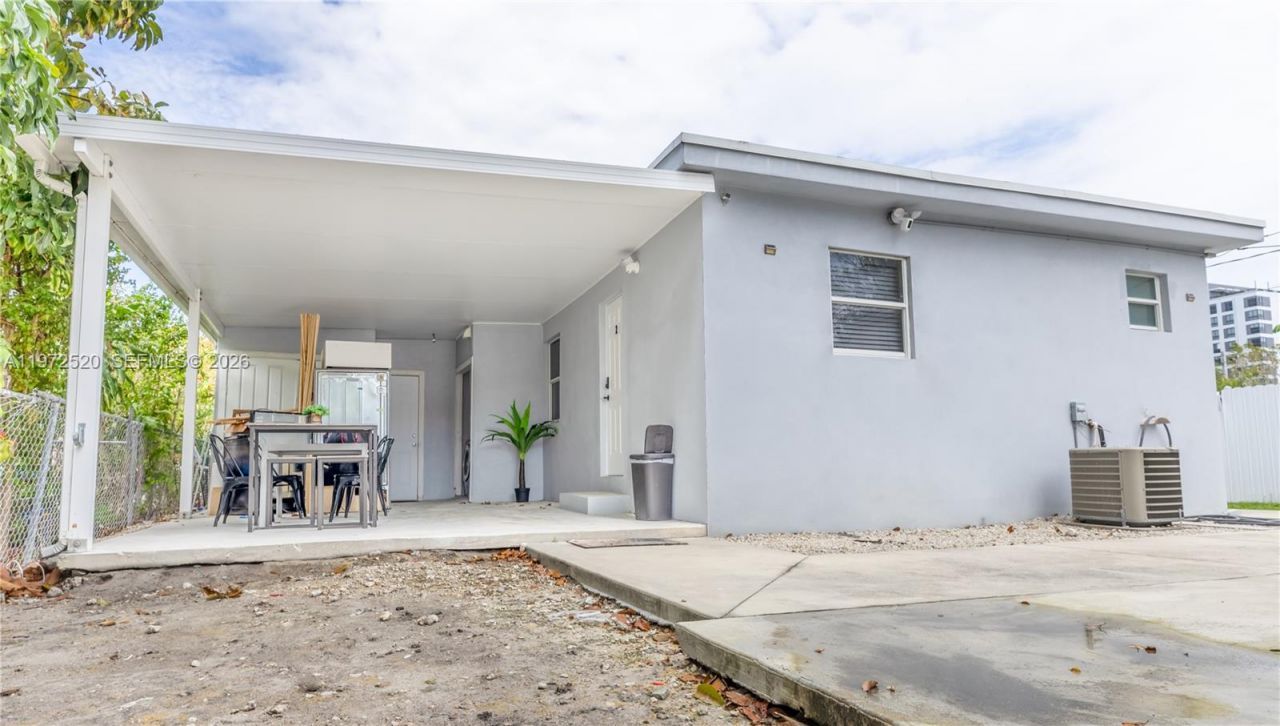 1762 NW 15th St , Miami, FL 33125 Photo