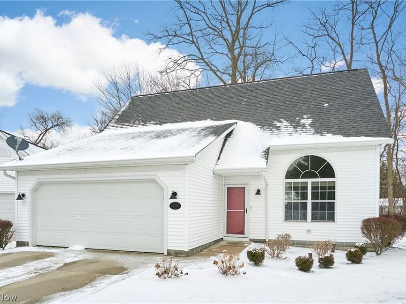 123 Woodbine Oval, Madison, OH 44057 Photo 1