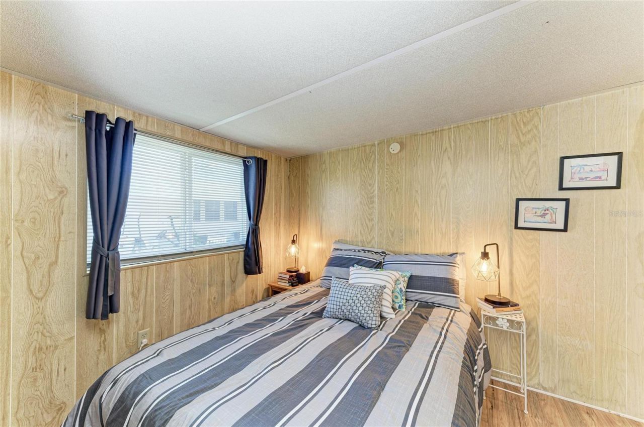 214 52nd Avenue Drive W, Bradenton, FL 34207 Photo