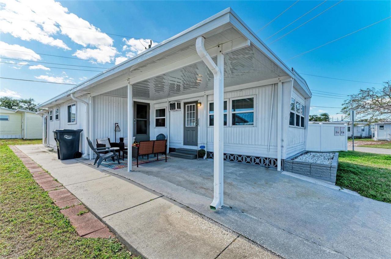 214 52nd Avenue Drive W, Bradenton, FL 34207 Photo