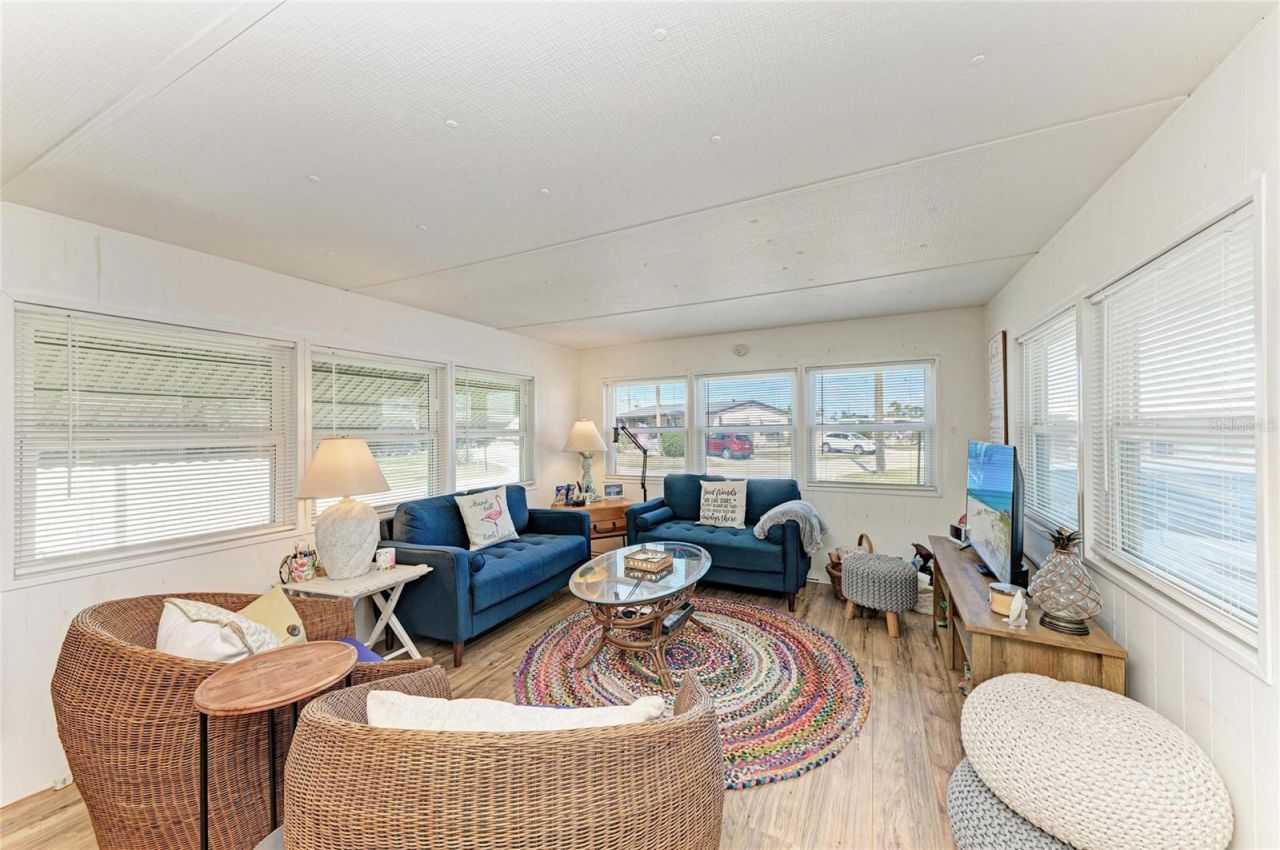 214 52nd Avenue Drive W, Bradenton, FL 34207 Photo