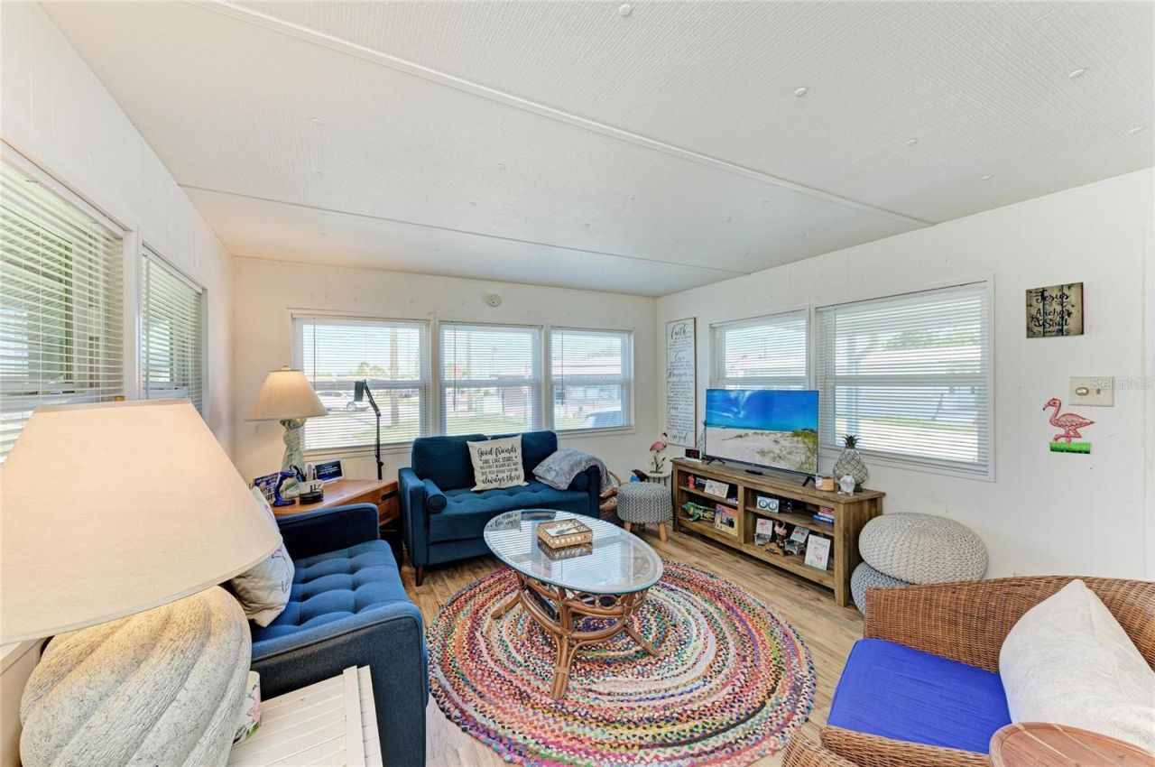 214 52nd Avenue Drive W, Bradenton, FL 34207 Photo