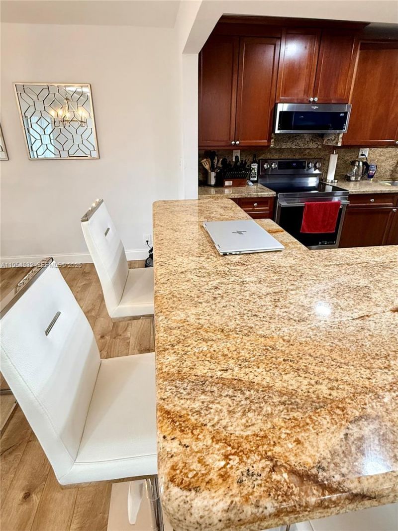 9717 N New River Canal Rd, Unit 406, Plantation, FL 33324 Photo