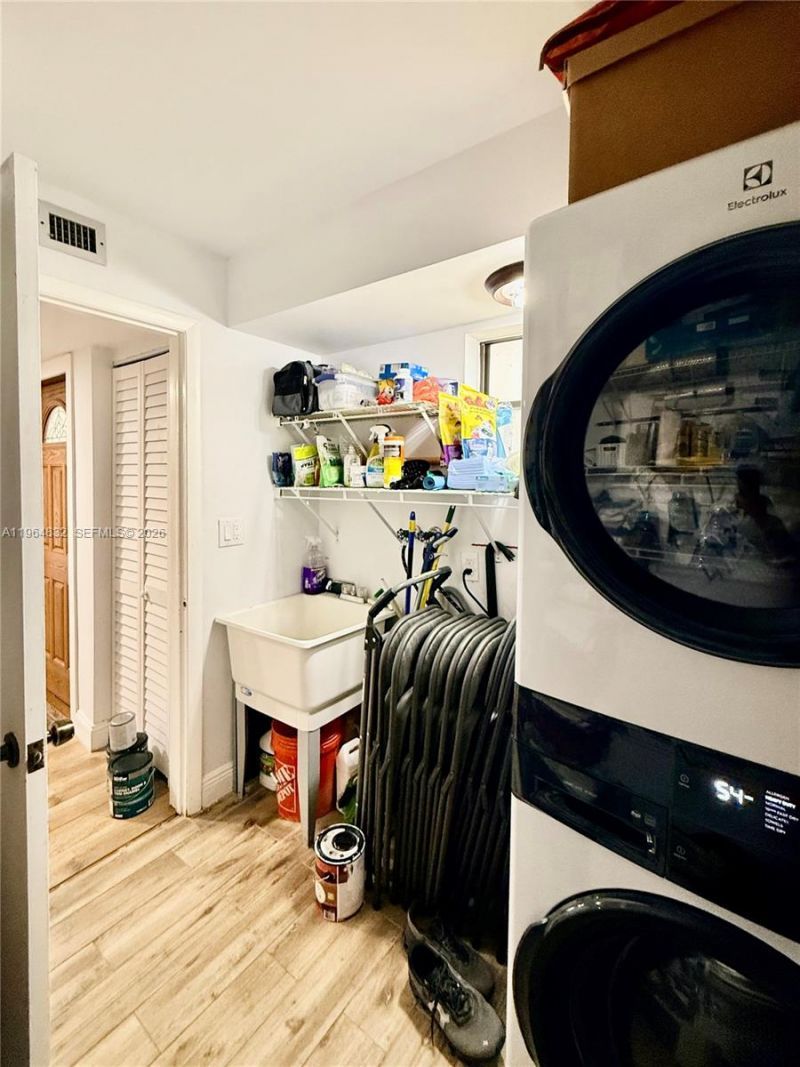 9717 N New River Canal Rd, Unit 406, Plantation, FL 33324 Photo