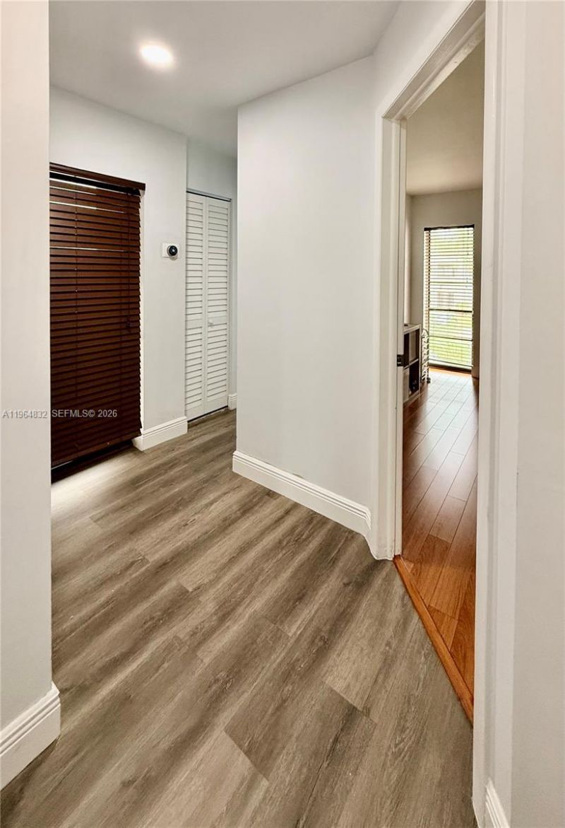 9717 N New River Canal Rd, Unit 406, Plantation, FL 33324 Photo