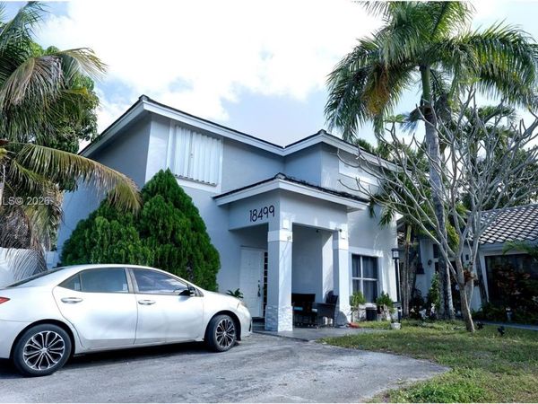 18499 NW 52nd Path, Miami Gardens, FL 33055