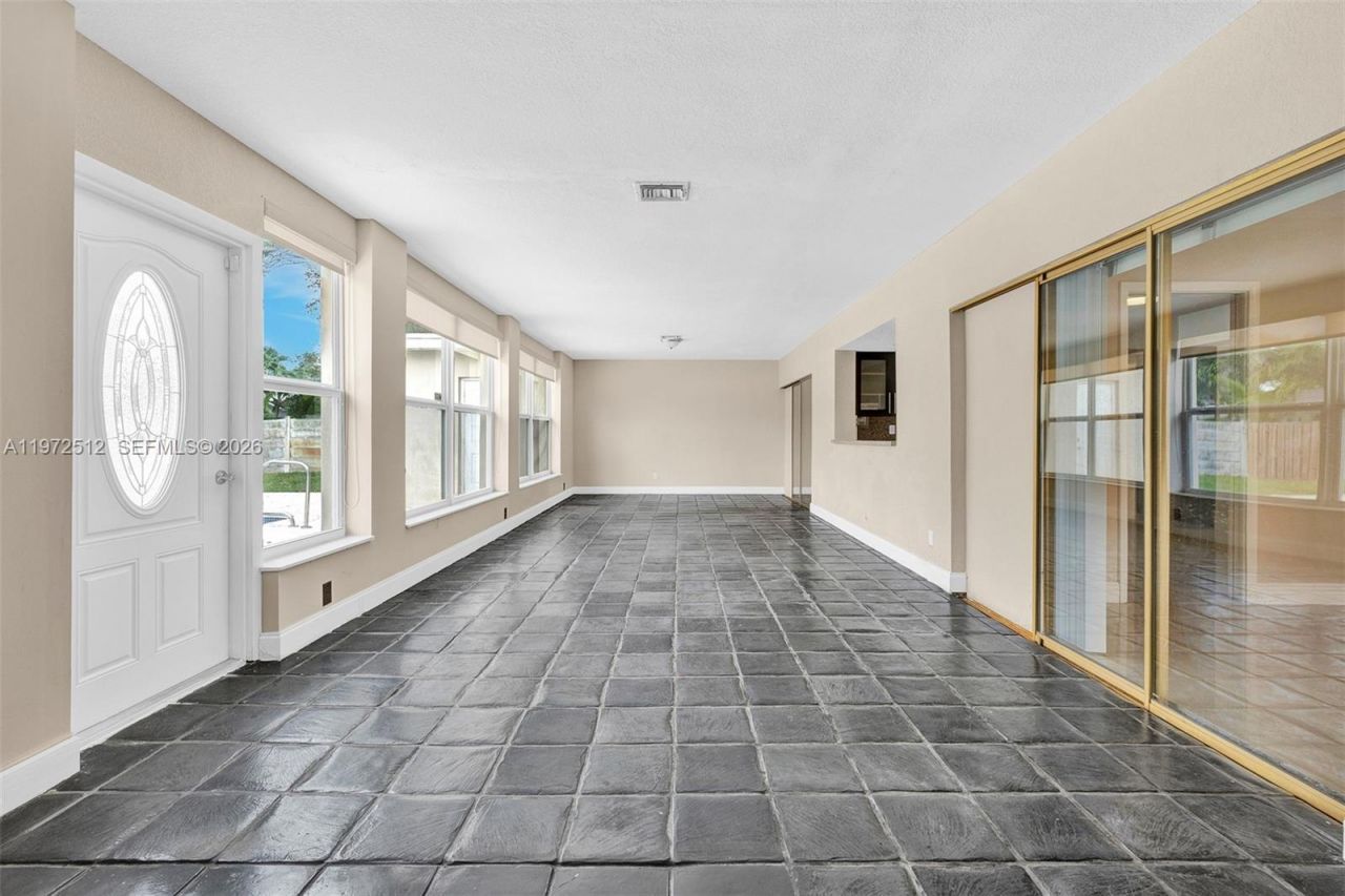 5113 Mckinley St , Hollywood, FL 33021 Photo