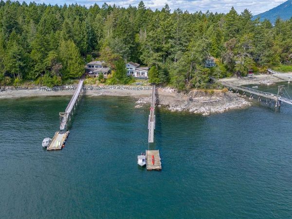 73 McKenzie Cres, Piers Island, BC V8L 5Y7