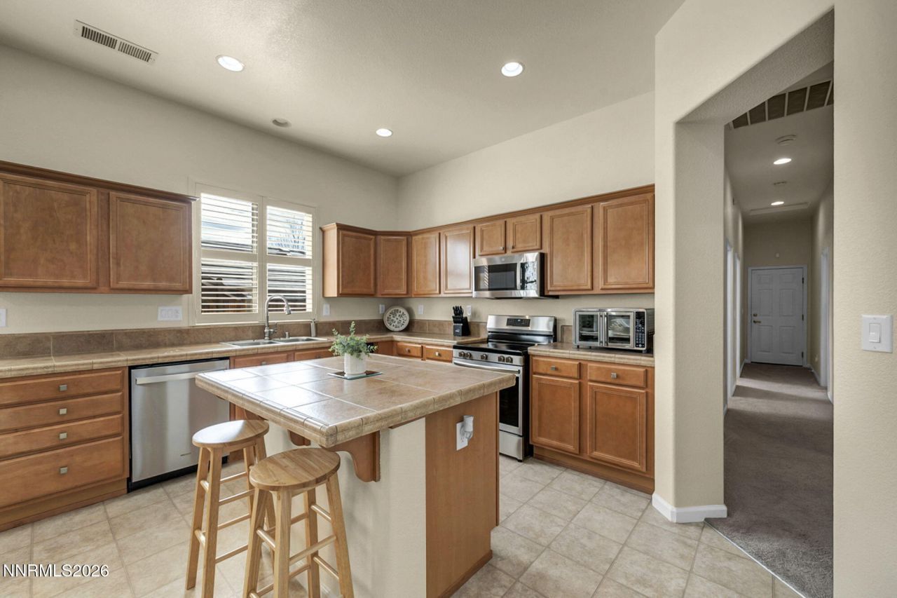 7354 Phoenix Drive, Sparks, NV 89436 Photo