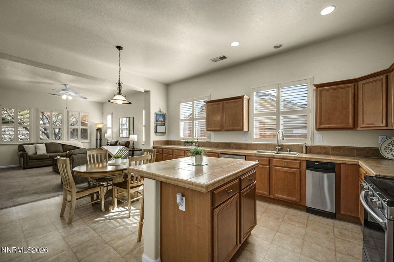 7354 Phoenix Drive, Sparks, NV 89436 Photo