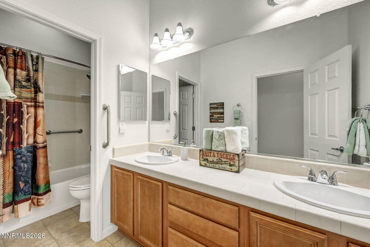 7354 Phoenix Drive, Sparks, NV 89436 Photo