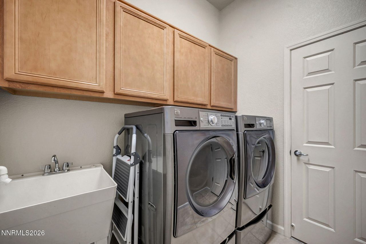 7354 Phoenix Drive, Sparks, NV 89436 Photo