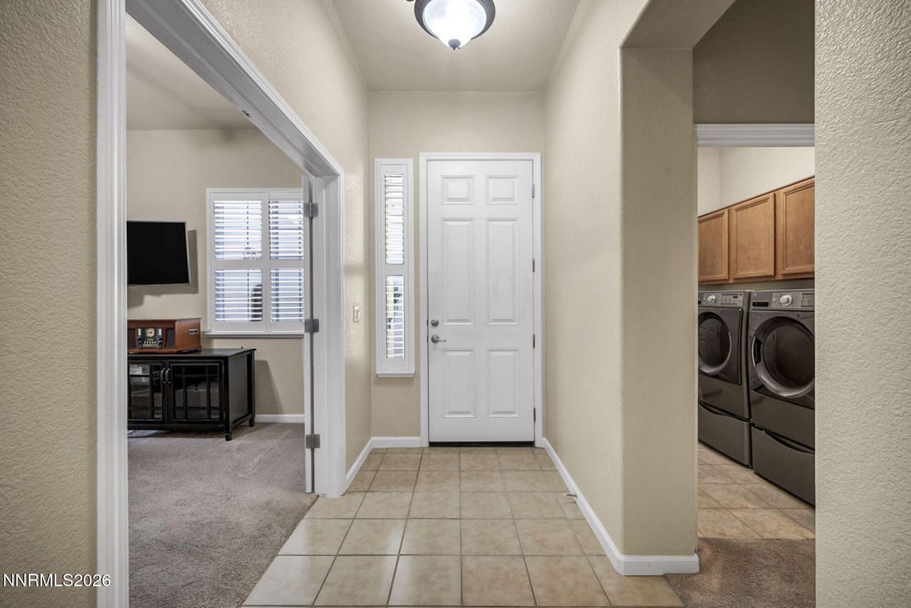 7354 Phoenix Drive, Sparks, NV 89436 Photo