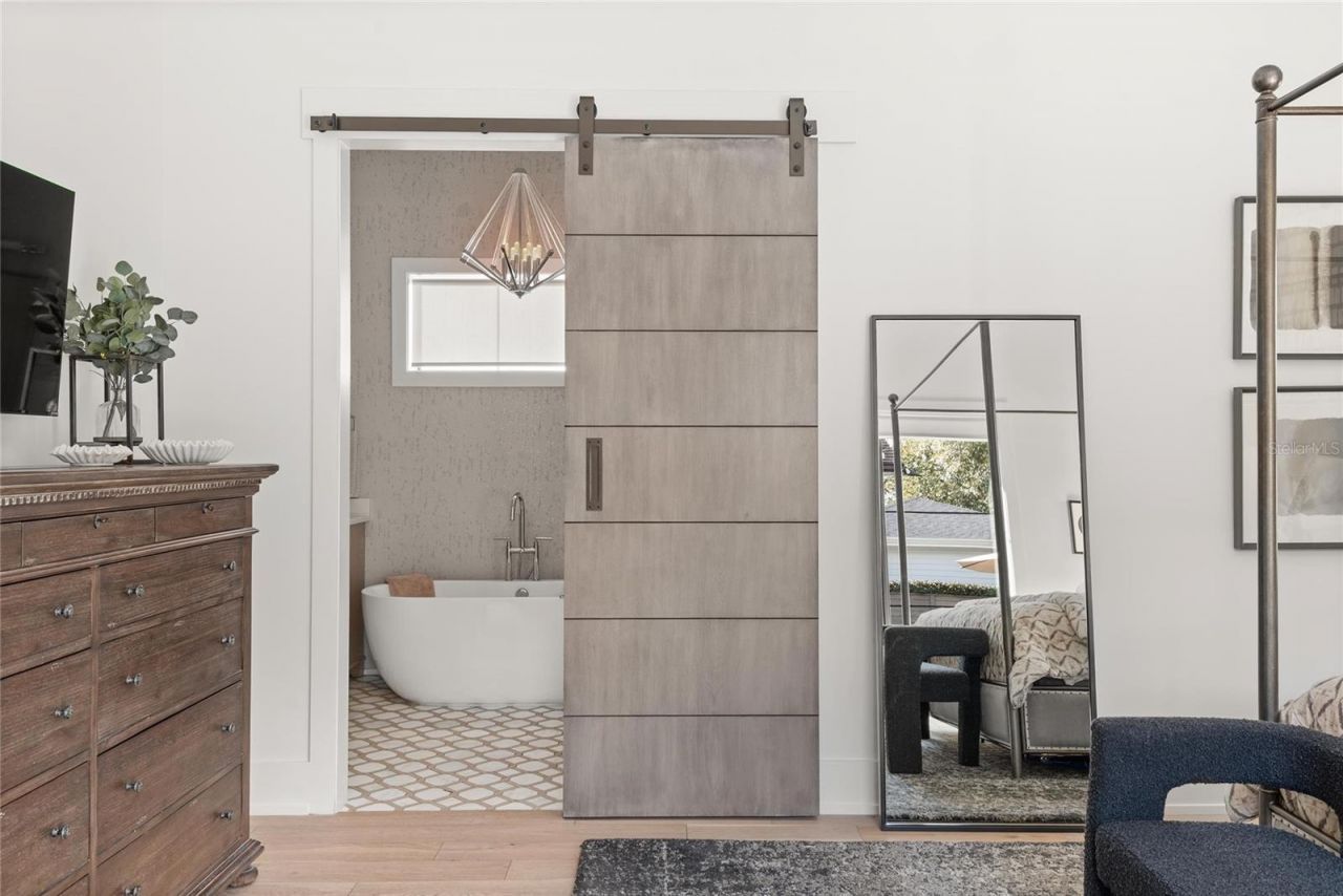 1575 Eastin Avenue, Orlando, FL 32804 Photo