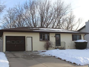 521 Laramie Trail, Lincoln, NE 68521