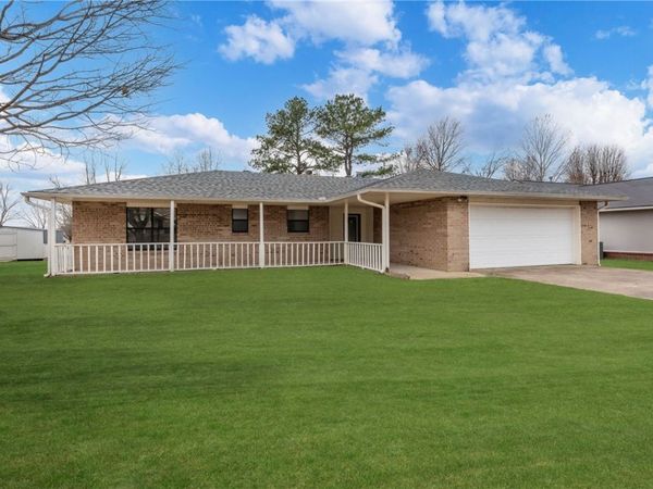 1322 W Lela Street, Rogers, AR 72758