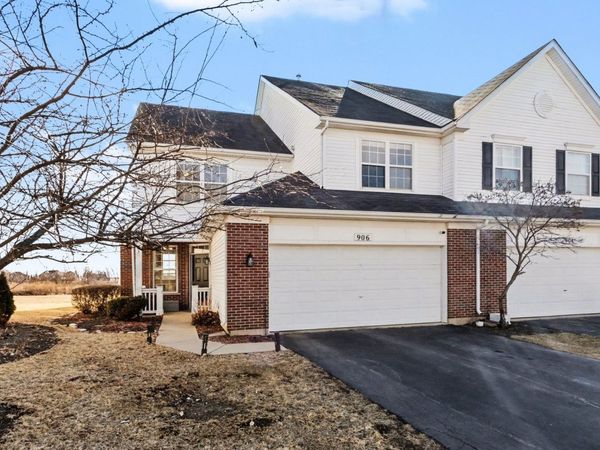 906 Bluebell Circle , Joliet, IL 60431