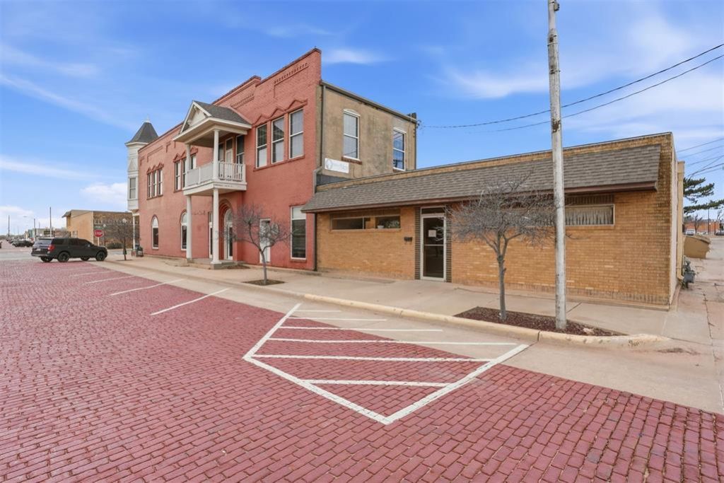 115 N Jefferson Avenue, Elk City, OK 73644 Main Photo
