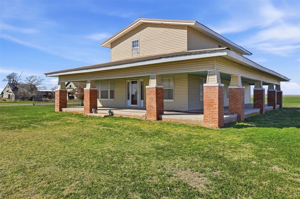 213 Cr Ew 1740 Road, Tipton, OK 73570 Main Photo