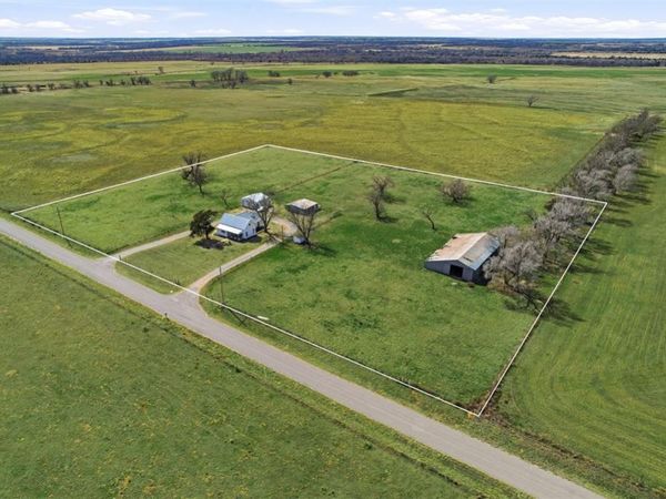 11837 N 1820 Road, Sayre, OK 73662