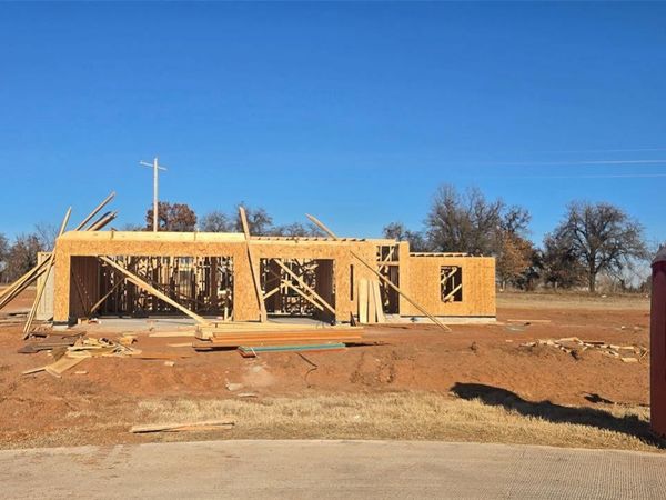 2450 Sierra Circle, Blanchard, OK 73010