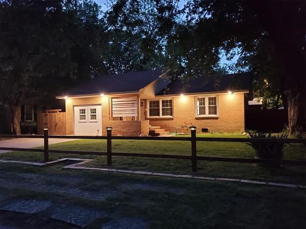 1021 W Apache Street, Norman, OK 73069