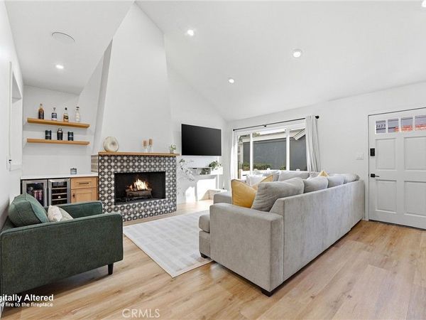 135 Morristown Lane, Costa Mesa, CA 92626