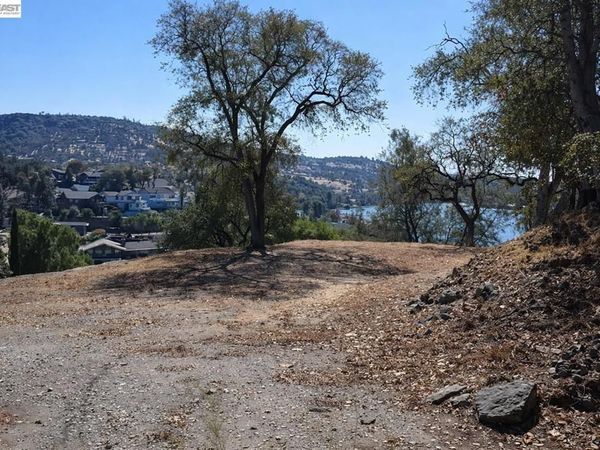 512 Winchester Way, Copperopolis, CA 95228