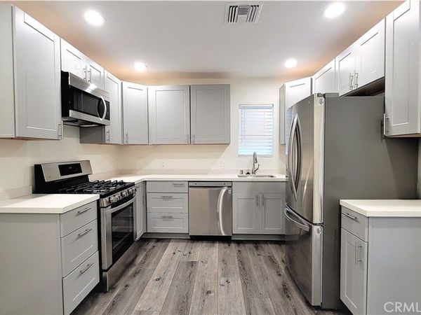 6452 Balboa Boulevard, Lake Balboa, CA 91406