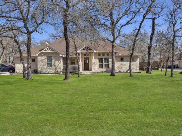 524 Jacobs, La Vernia, TX 78121