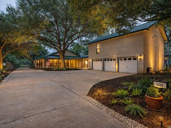 1211 Alamo, Castroville, TX 78009