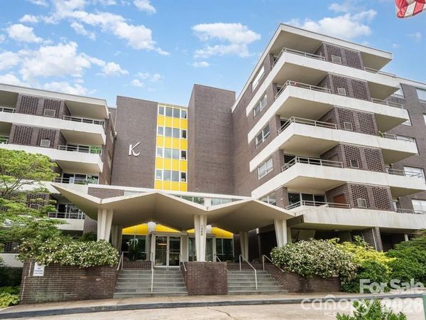 1300 Reece Road, Unit 520, Charlotte, NC 28209