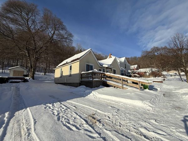 909 W Superior Street, Munising, MI 49862