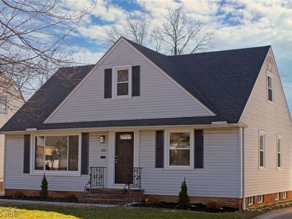 1662 Hawthorne Drive, Mayfield Heights, OH 44124