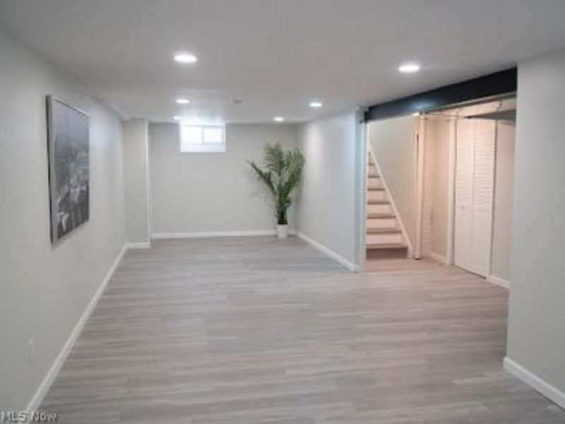 1662 Hawthorne Drive, Mayfield Heights, OH 44124 Photo 18