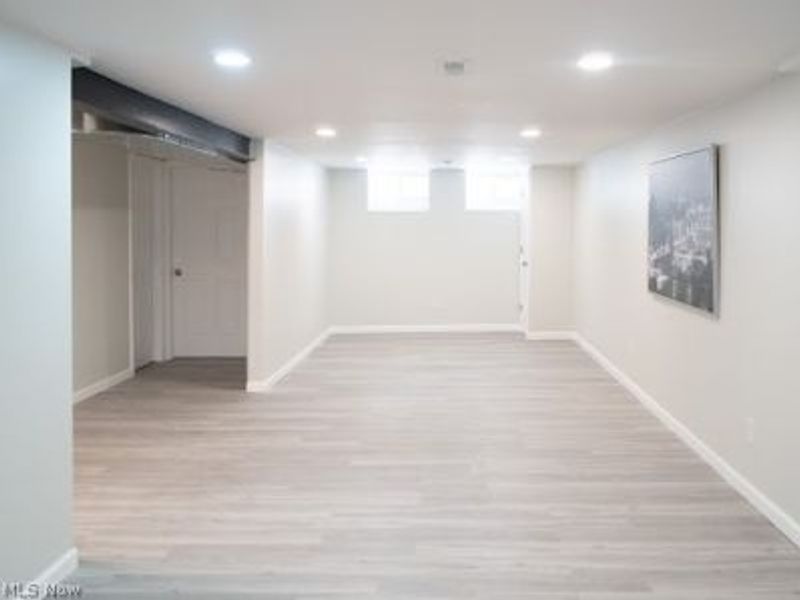 1662 Hawthorne Drive, Mayfield Heights, OH 44124 Photo 21