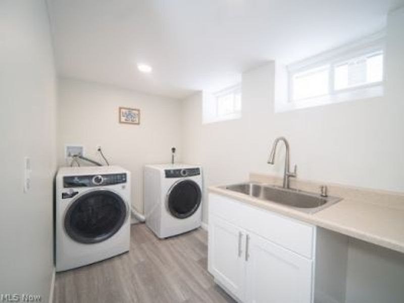 1662 Hawthorne Drive, Mayfield Heights, OH 44124 Photo 22