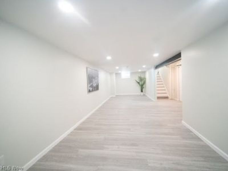 1662 Hawthorne Drive, Mayfield Heights, OH 44124 Photo 23