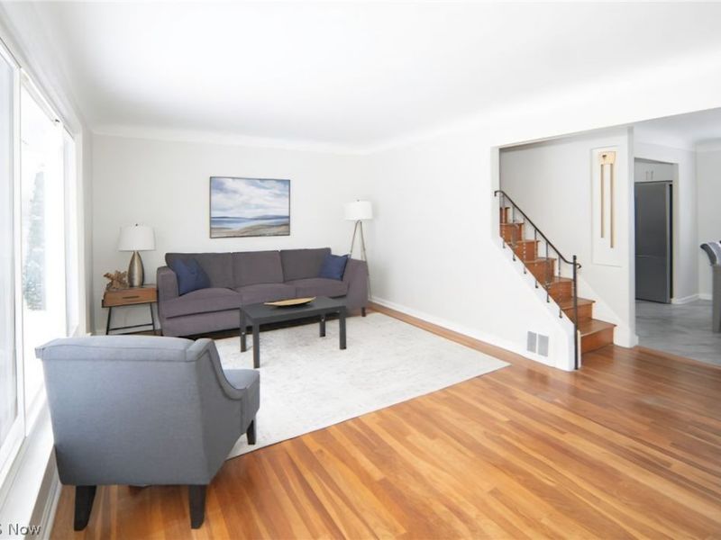 1662 Hawthorne Drive, Mayfield Heights, OH 44124 Photo 3