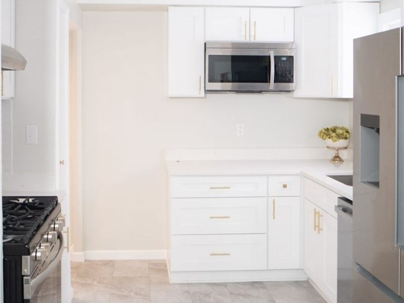 1662 Hawthorne Drive, Mayfield Heights, OH 44124 Photo 8