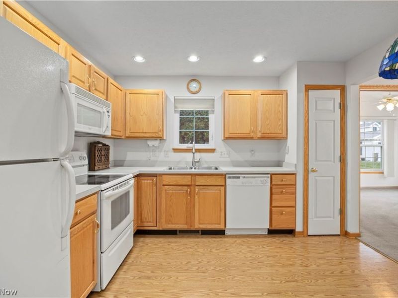 315 W Glen, Elyria, OH 44035 Photo 5