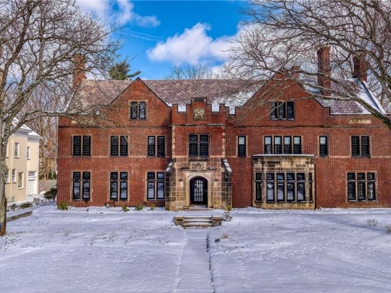 2965 Fairmount Boulevard, University Heights, OH 44118 Photo 2